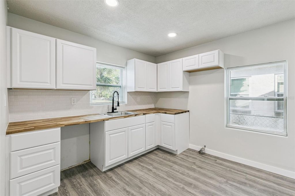 Image 13 of property listing at 5419 OLD CHENEY HIGHWAY, Orlando, FL 32807