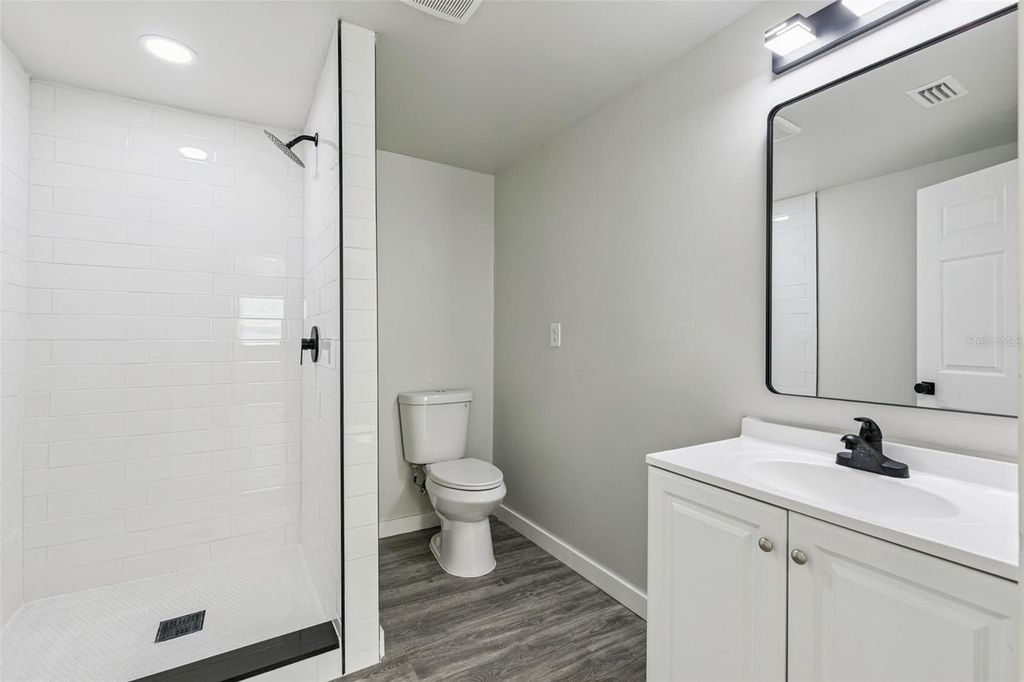 Image 23 of property listing at 5419 OLD CHENEY HIGHWAY, Orlando, FL 32807