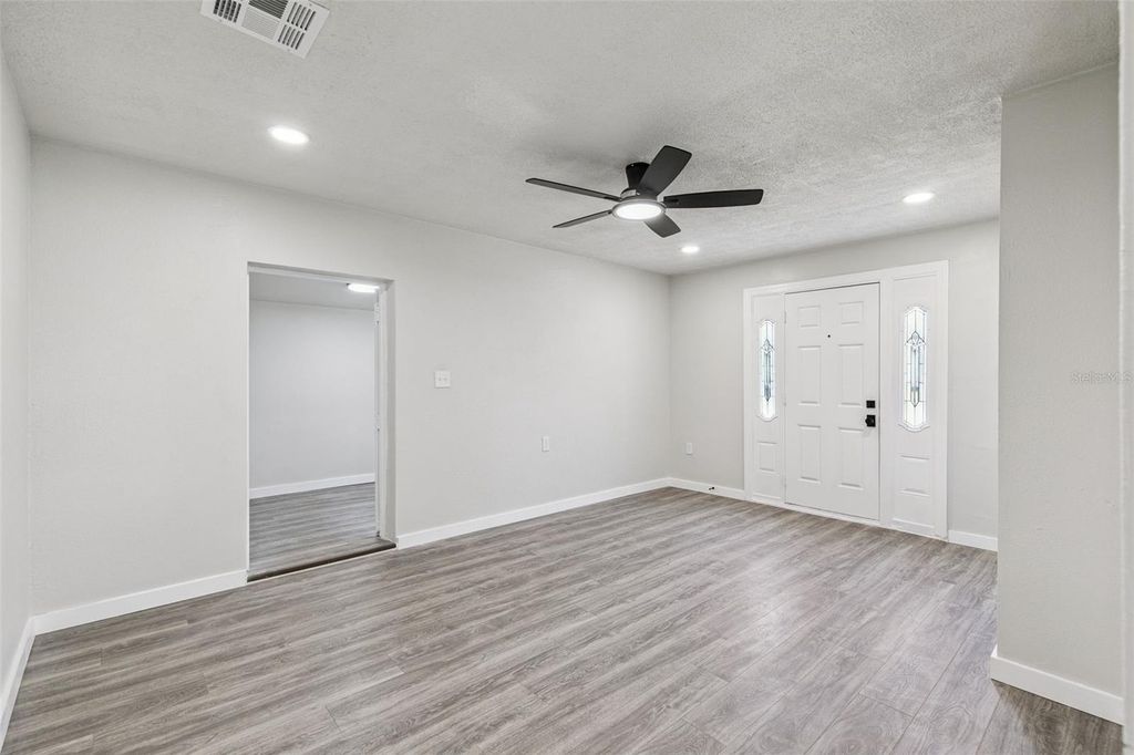 Image 10 of property listing at 5419 OLD CHENEY HIGHWAY, Orlando, FL 32807