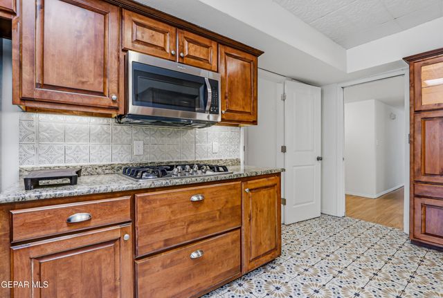 1501 JERRY PATE Place, El Paso, TX 79935