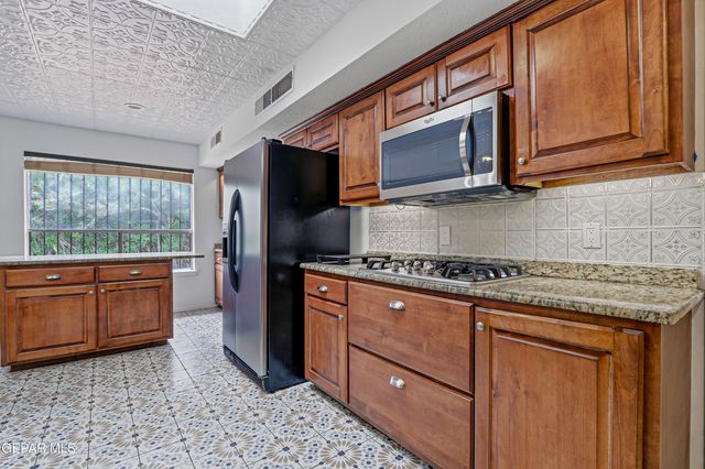 1501 JERRY PATE Place, El Paso, TX 79935
