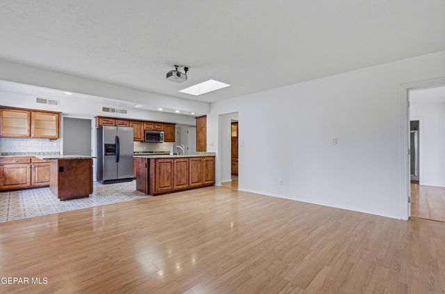 1501 JERRY PATE Place, El Paso, TX 79935
