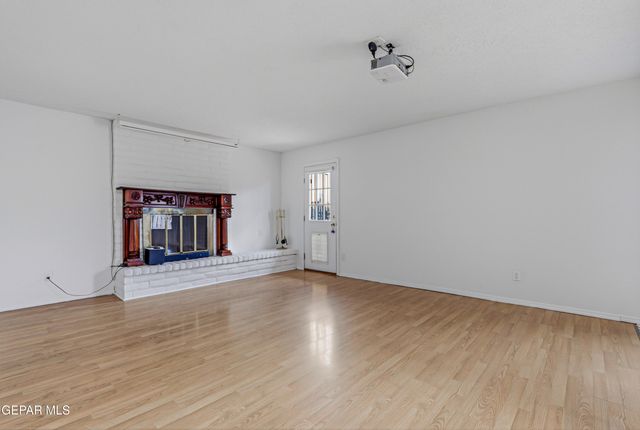 1501 JERRY PATE Place, El Paso, TX 79935