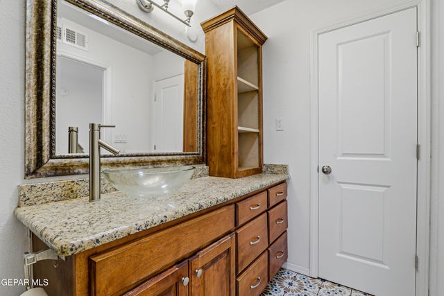 1501 JERRY PATE Place, El Paso, TX 79935