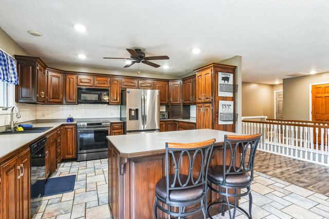 1888 South High Ridge, Nixa, MO 65714