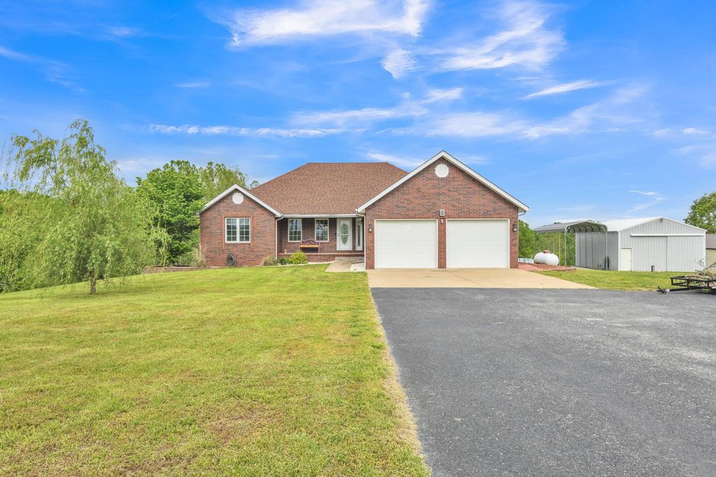 1888 South High Ridge, Nixa, MO 65714