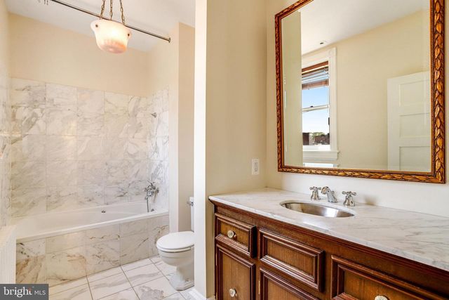 1633 16TH ST NW, Washington, DC 20009