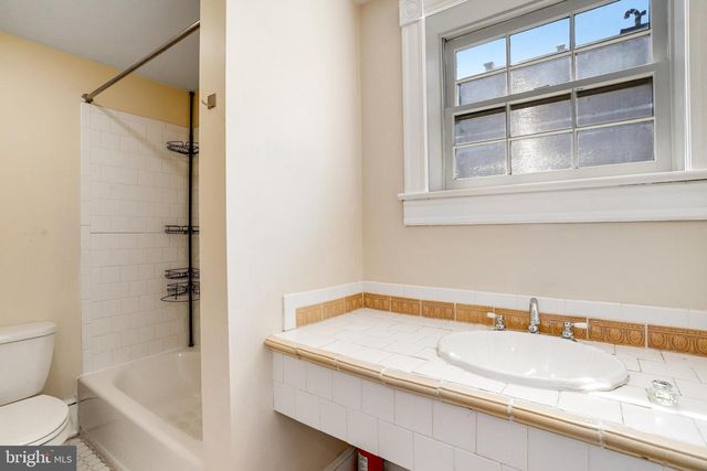 1633 16TH ST NW, Washington, DC 20009