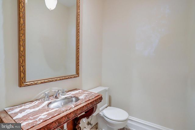 1633 16TH ST NW, Washington, DC 20009