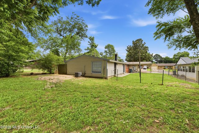 2010 Colonial Hills Drive, Southaven, MS 38671