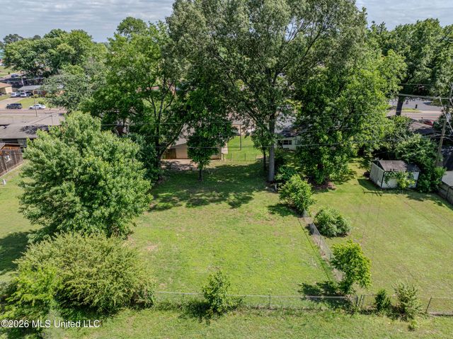 2010 Colonial Hills Drive, Southaven, MS 38671