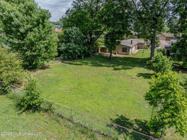 2010 Colonial Hills Drive, Southaven, MS 38671