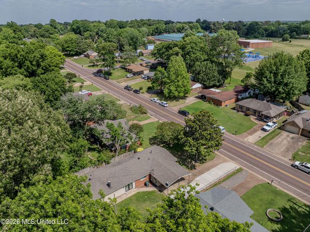2010 Colonial Hills Drive, Southaven, MS 38671