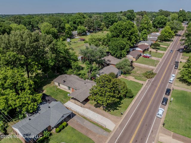 2010 Colonial Hills Drive, Southaven, MS 38671