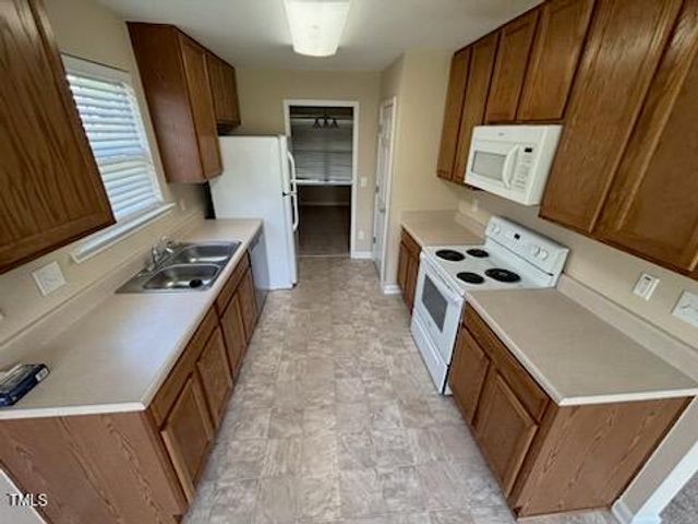 730 Willow Bay Drive, Fuquay Varina, NC 27526