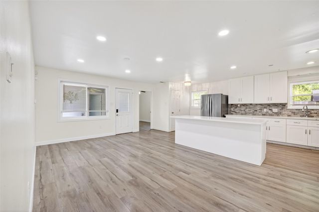 5822 Reamer Street, Houston, TX 77074