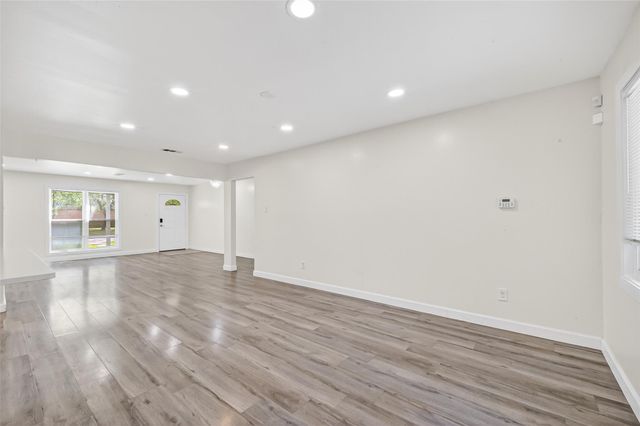 5822 Reamer Street, Houston, TX 77074