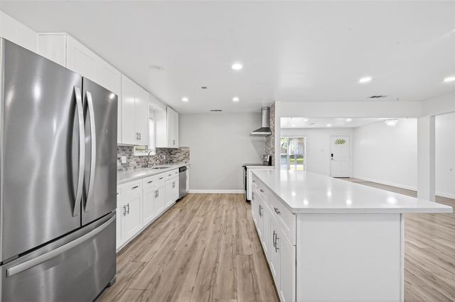 5822 Reamer Street, Houston, TX 77074