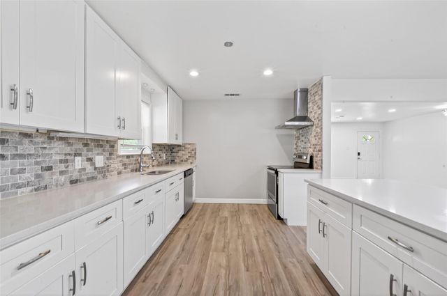 5822 Reamer Street, Houston, TX 77074