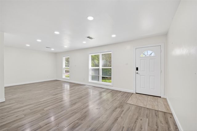 5822 Reamer Street, Houston, TX 77074