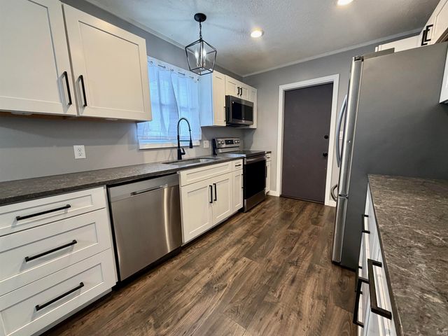 766 Rocky Creek East, Bedford, IN 47421