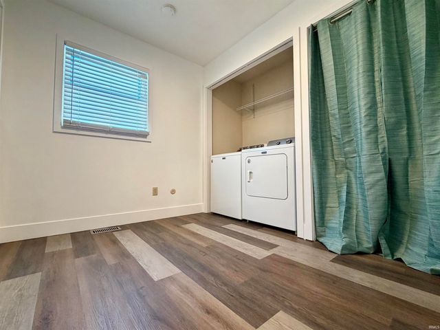 766 Rocky Creek East, Bedford, IN 47421