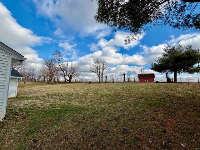 766 Rocky Creek East, Bedford, IN 47421