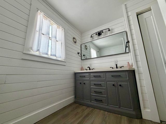 766 Rocky Creek East, Bedford, IN 47421