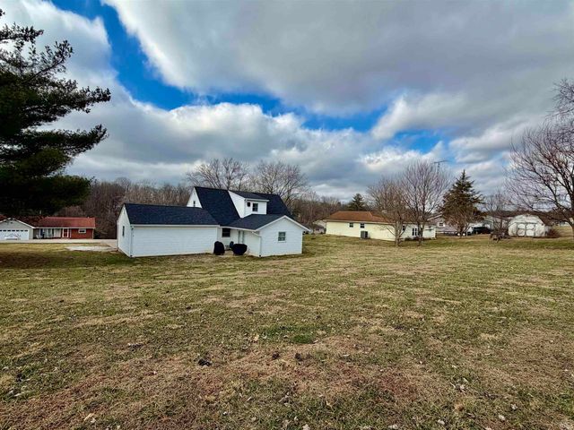 766 Rocky Creek East, Bedford, IN 47421