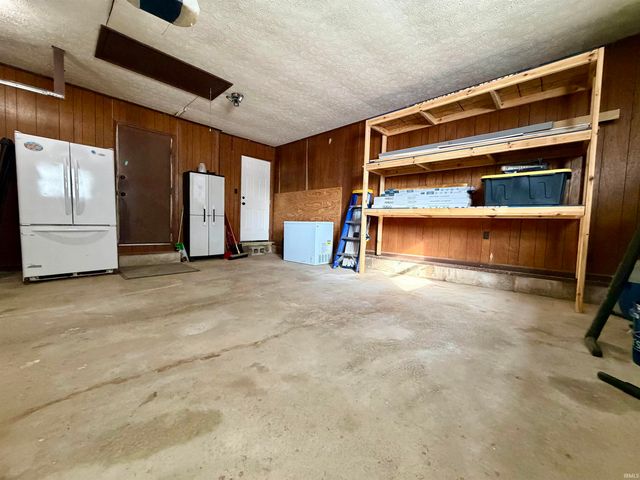 766 Rocky Creek East, Bedford, IN 47421