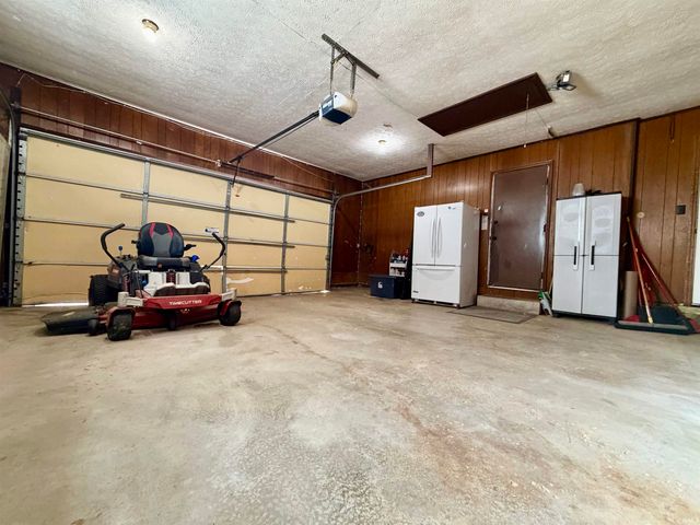 766 Rocky Creek East, Bedford, IN 47421