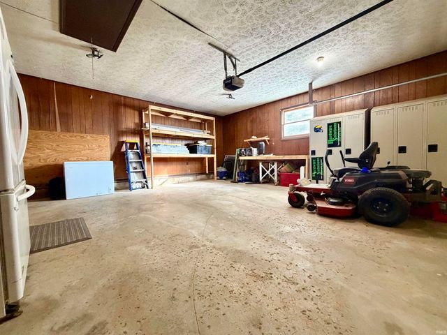 766 Rocky Creek East, Bedford, IN 47421