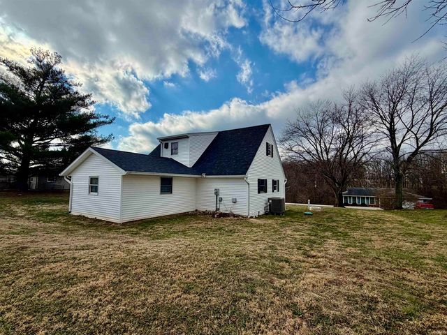 766 Rocky Creek East, Bedford, IN 47421