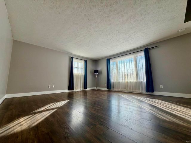 766 Rocky Creek East, Bedford, IN 47421