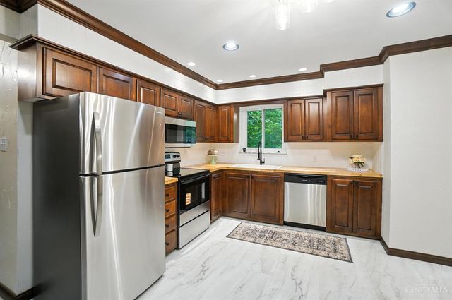 2000 Neeb Road, Green Twp, OH 45233