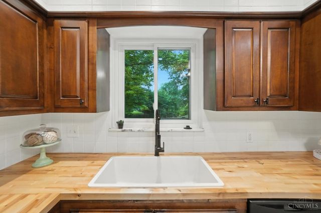 2000 Neeb Road, Green Twp, OH 45233