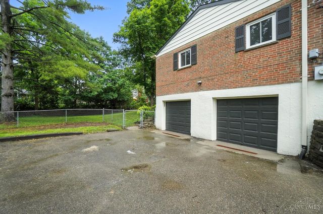2000 Neeb Road, Green Twp, OH 45233