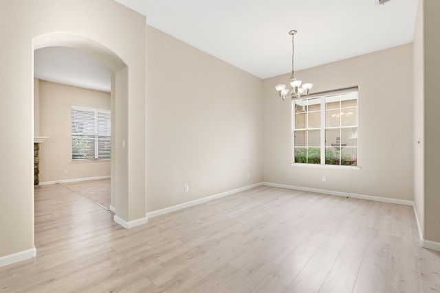 2875 Barret Dr, Roseville, CA 95661