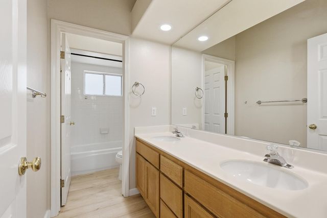 2875 Barret Dr, Roseville, CA 95661