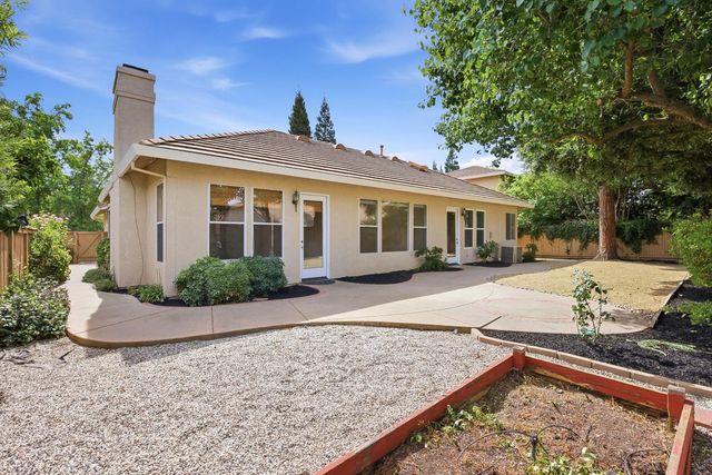 2875 Barret Dr, Roseville, CA 95661