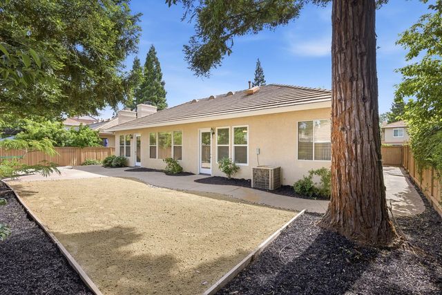 2875 Barret Dr, Roseville, CA 95661