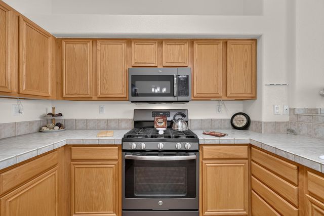 3137 Renaissance Loop SE, Rio Rancho, NM 87124