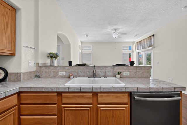 3137 Renaissance Loop SE, Rio Rancho, NM 87124