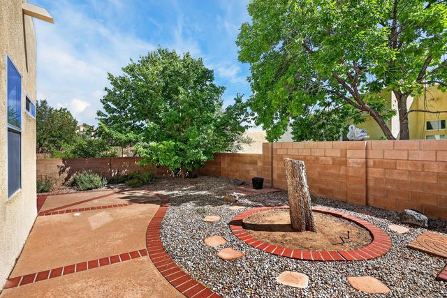 3137 Renaissance Loop SE, Rio Rancho, NM 87124