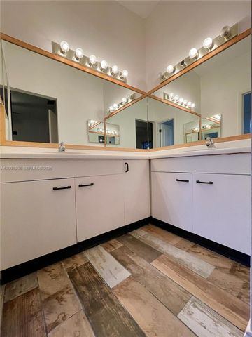 11288 SW 9th Ct, Pembroke Pines, FL 33025