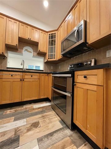 11288 SW 9th Ct, Pembroke Pines, FL 33025