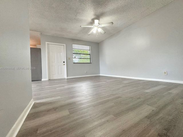 10947 NW 45th St, Coral Springs, FL 33065