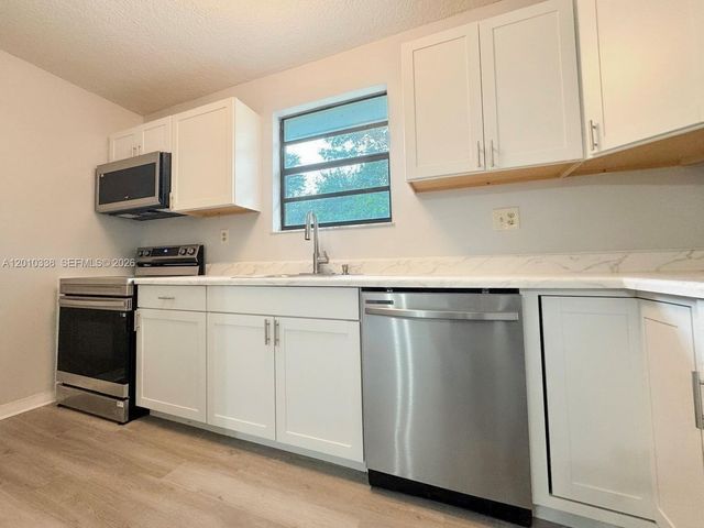 10947 NW 45th St, Coral Springs, FL 33065