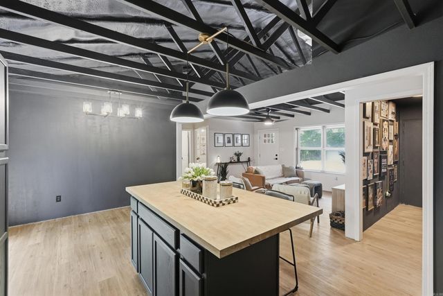 1003 W Moline Street, Malvern, AR 72104