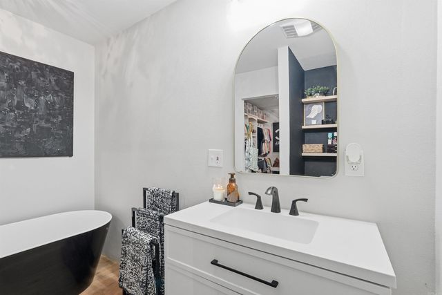 1003 W Moline Street, Malvern, AR 72104
